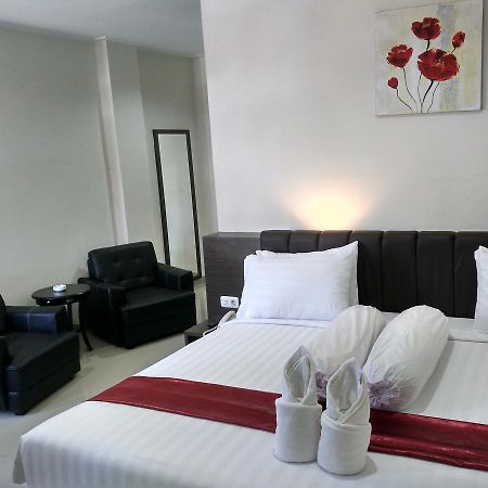 Grand Indobaru Hotel Selatpanjang Exteriör bild