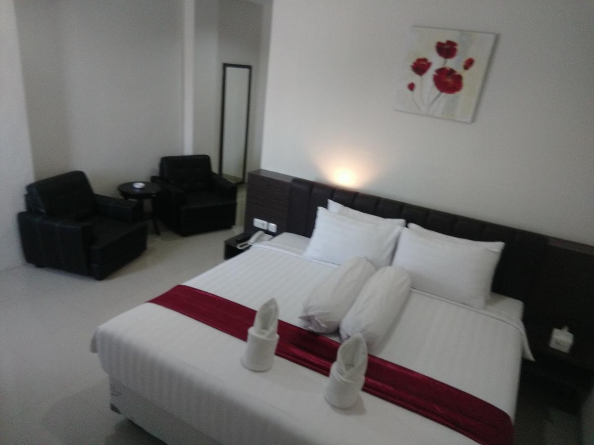 Grand Indobaru Hotel Selatpanjang Exteriör bild