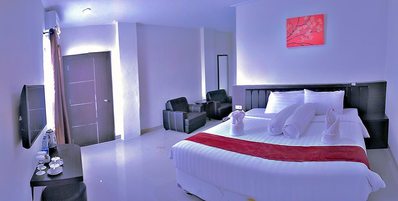 Grand Indobaru Hotel Selatpanjang Exteriör bild