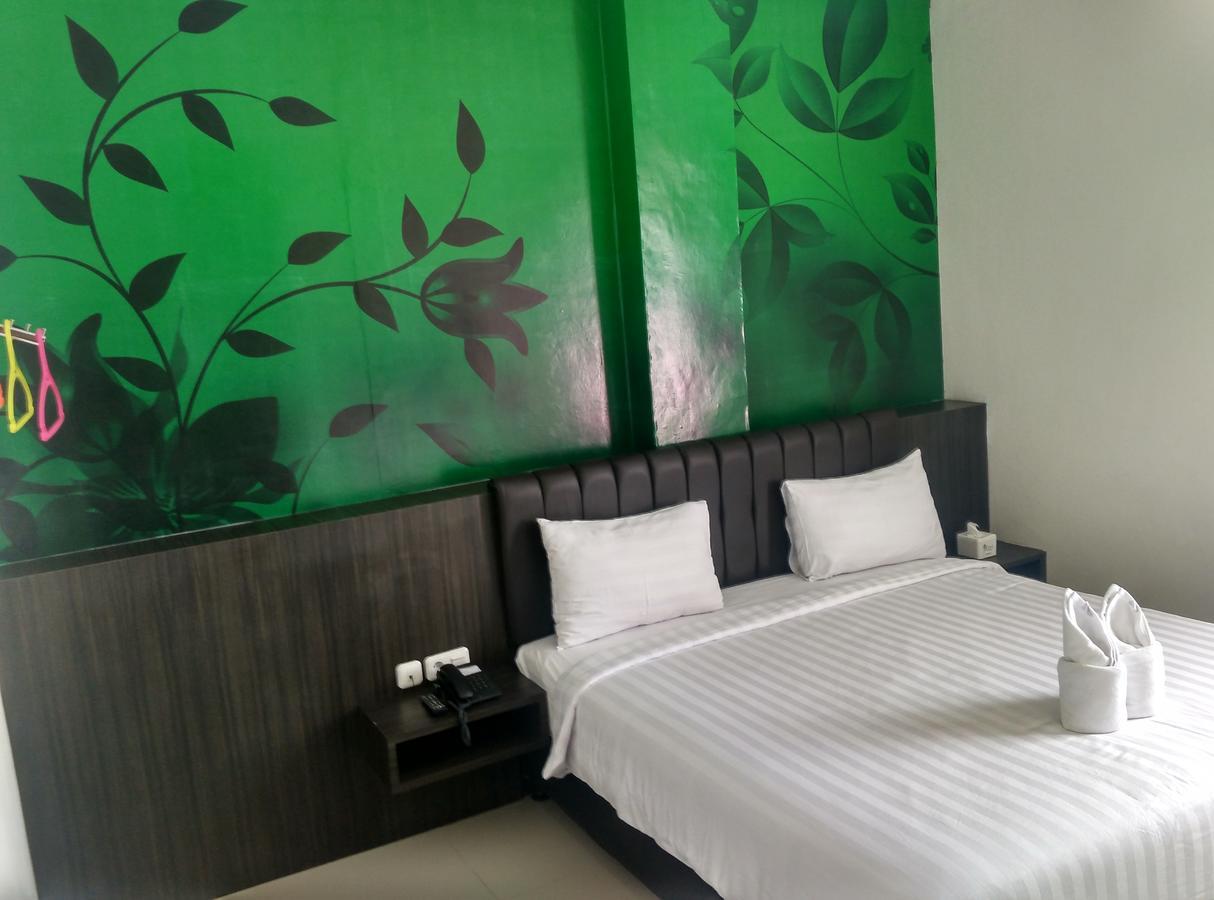 Grand Indobaru Hotel Selatpanjang Exteriör bild