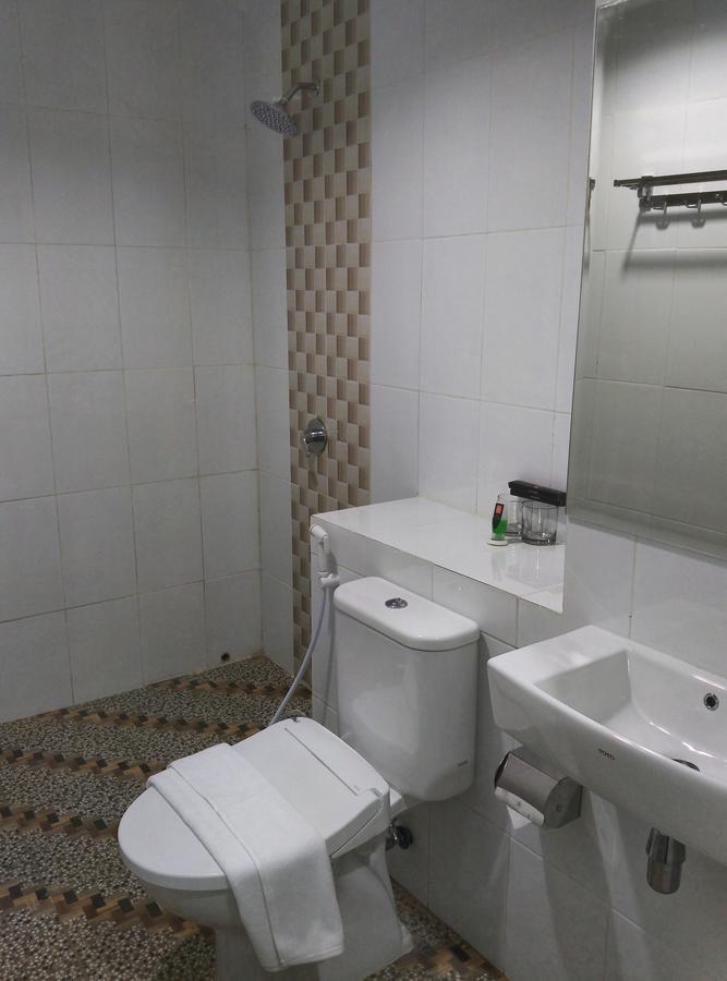 Grand Indobaru Hotel Selatpanjang Exteriör bild