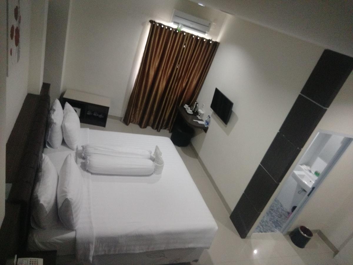 Grand Indobaru Hotel Selatpanjang Exteriör bild