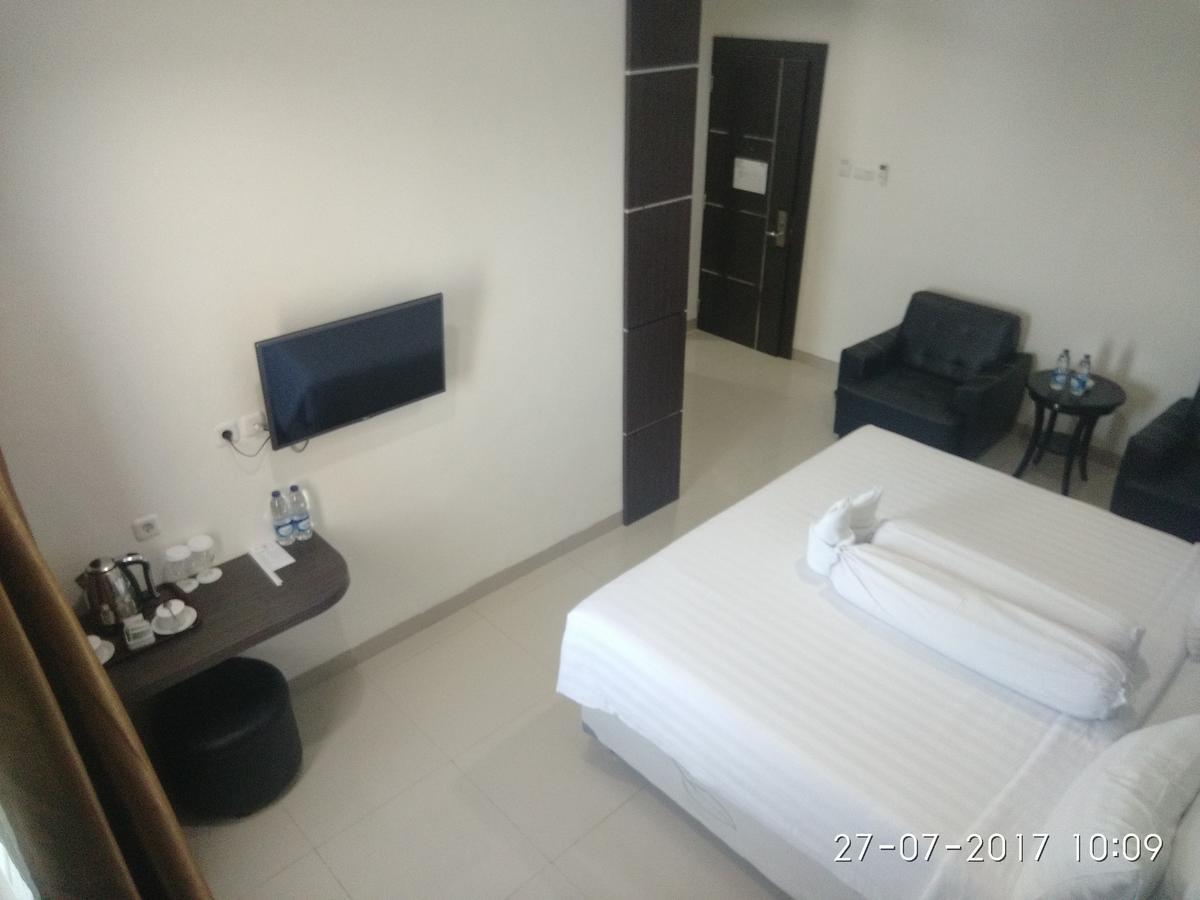 Grand Indobaru Hotel Selatpanjang Exteriör bild