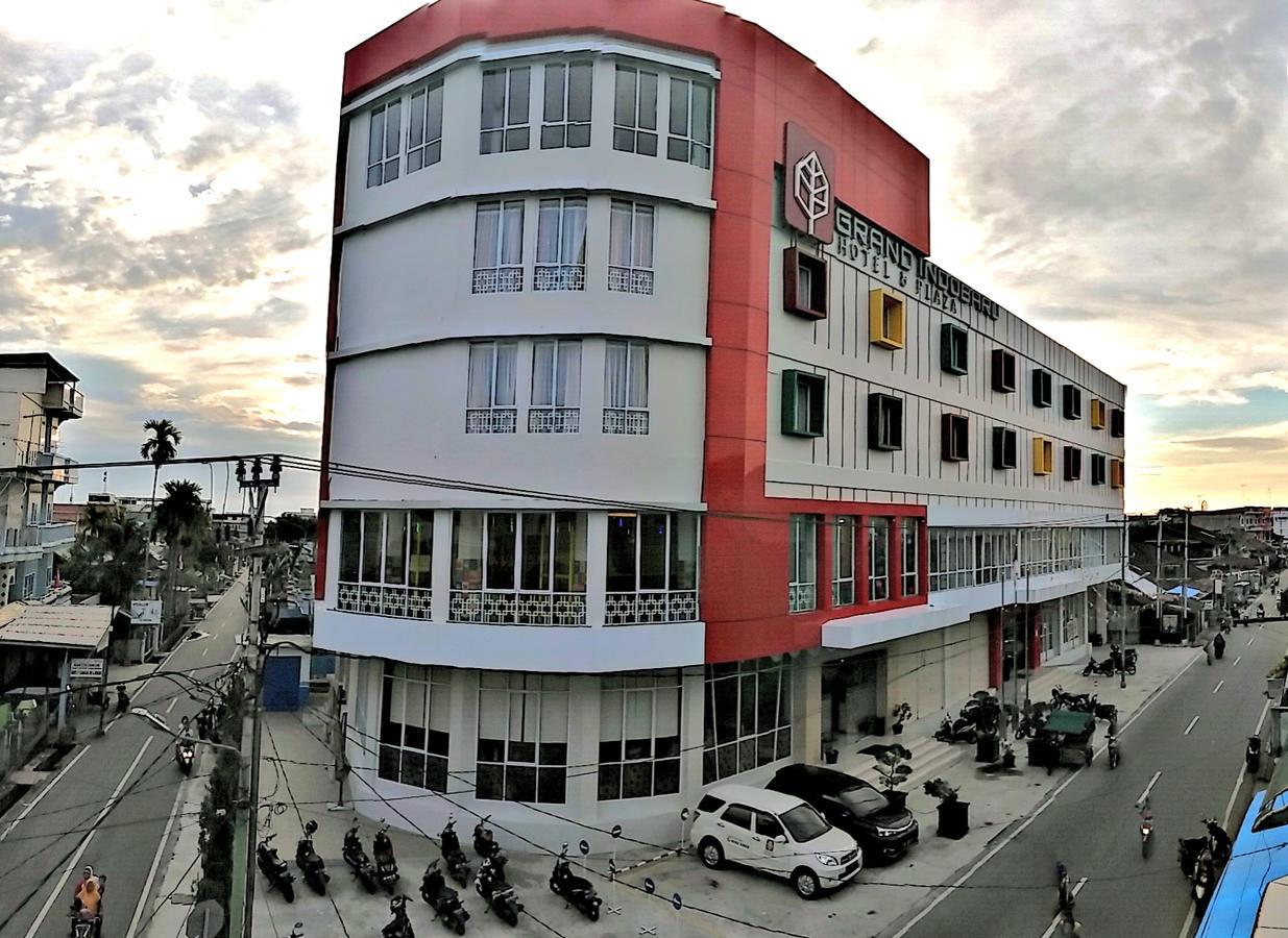 Grand Indobaru Hotel Selatpanjang Exteriör bild
