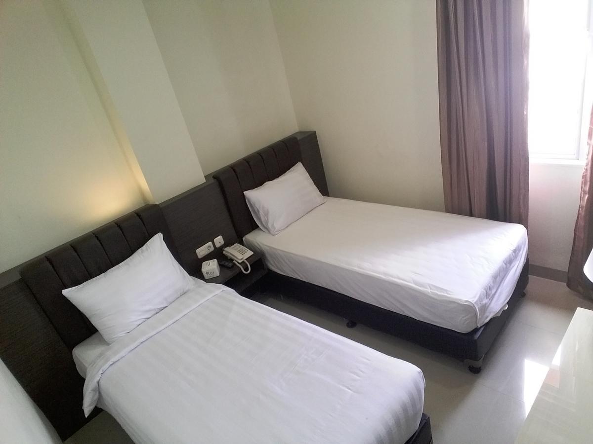 Grand Indobaru Hotel Selatpanjang Exteriör bild