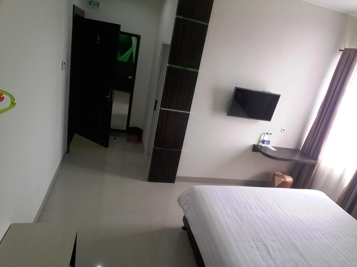 Grand Indobaru Hotel Selatpanjang Exteriör bild