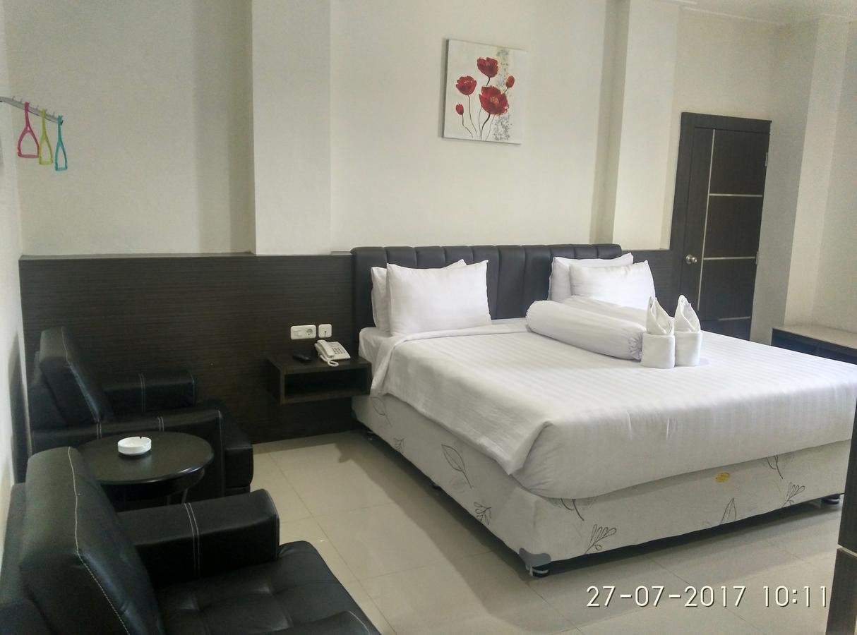Grand Indobaru Hotel Selatpanjang Exteriör bild