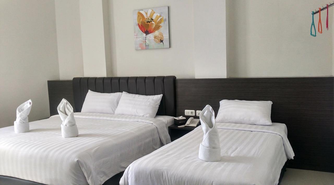 Grand Indobaru Hotel Selatpanjang Exteriör bild