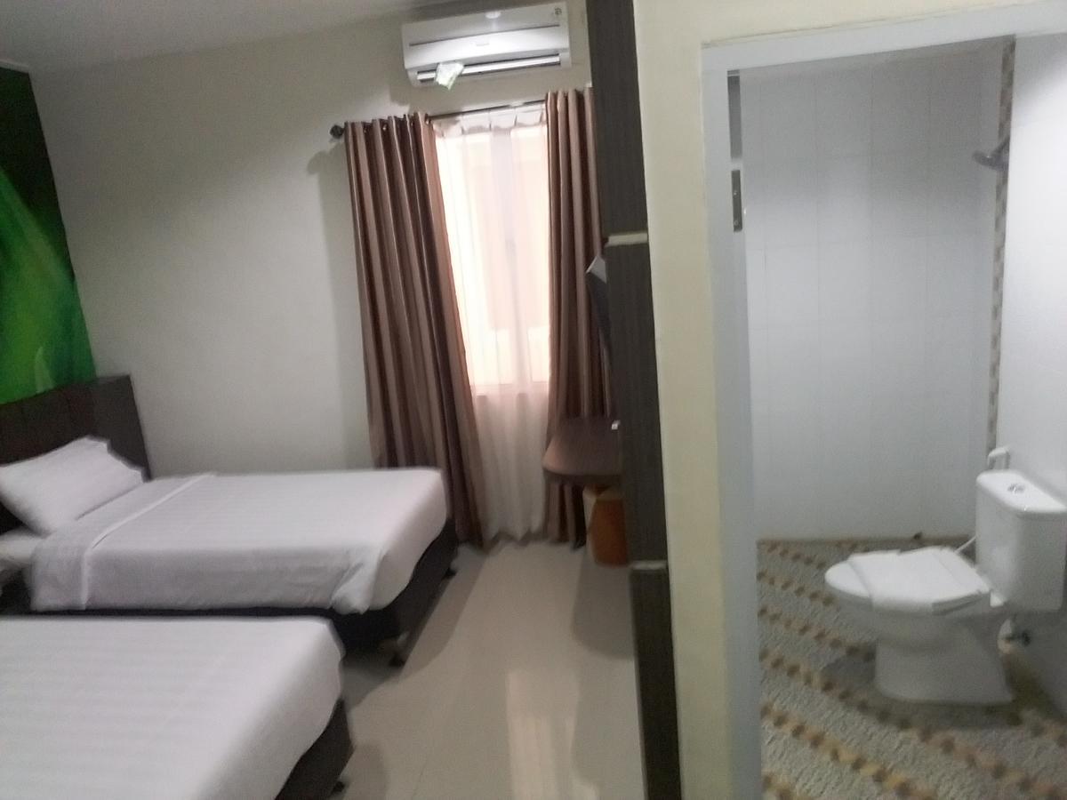 Grand Indobaru Hotel Selatpanjang Exteriör bild
