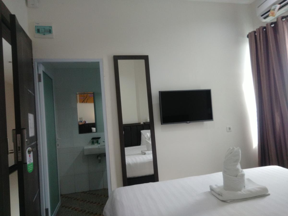Grand Indobaru Hotel Selatpanjang Exteriör bild