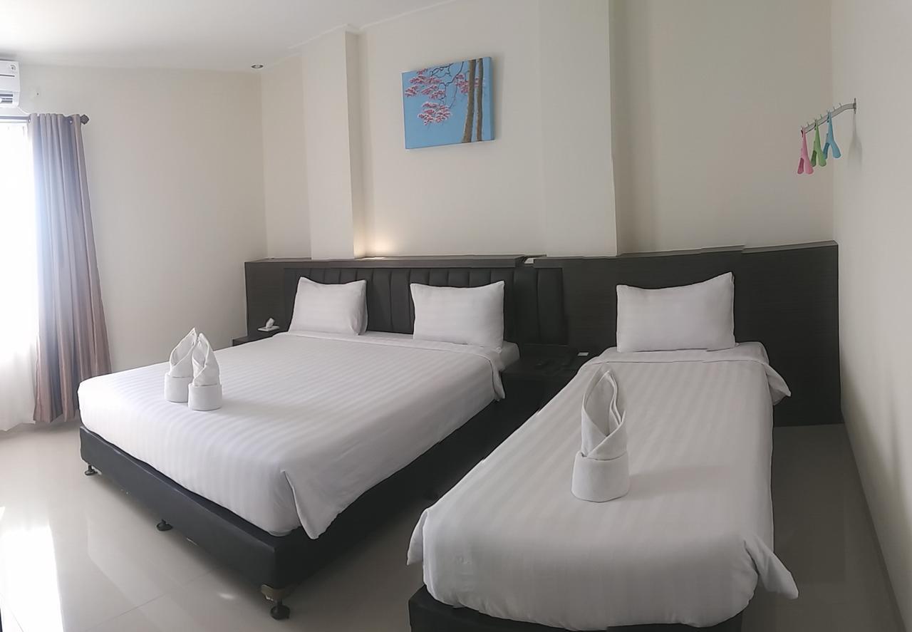 Grand Indobaru Hotel Selatpanjang Exteriör bild