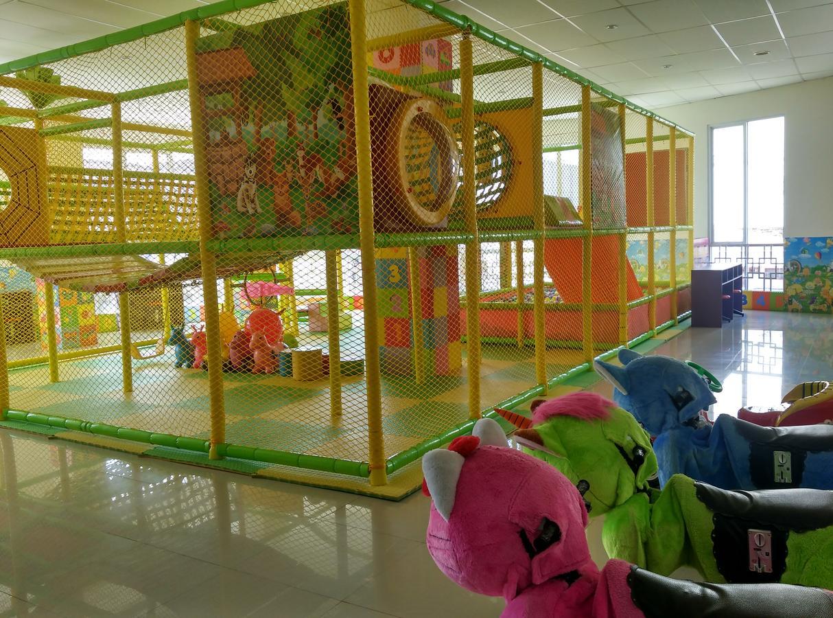 Grand Indobaru Hotel Selatpanjang Exteriör bild
