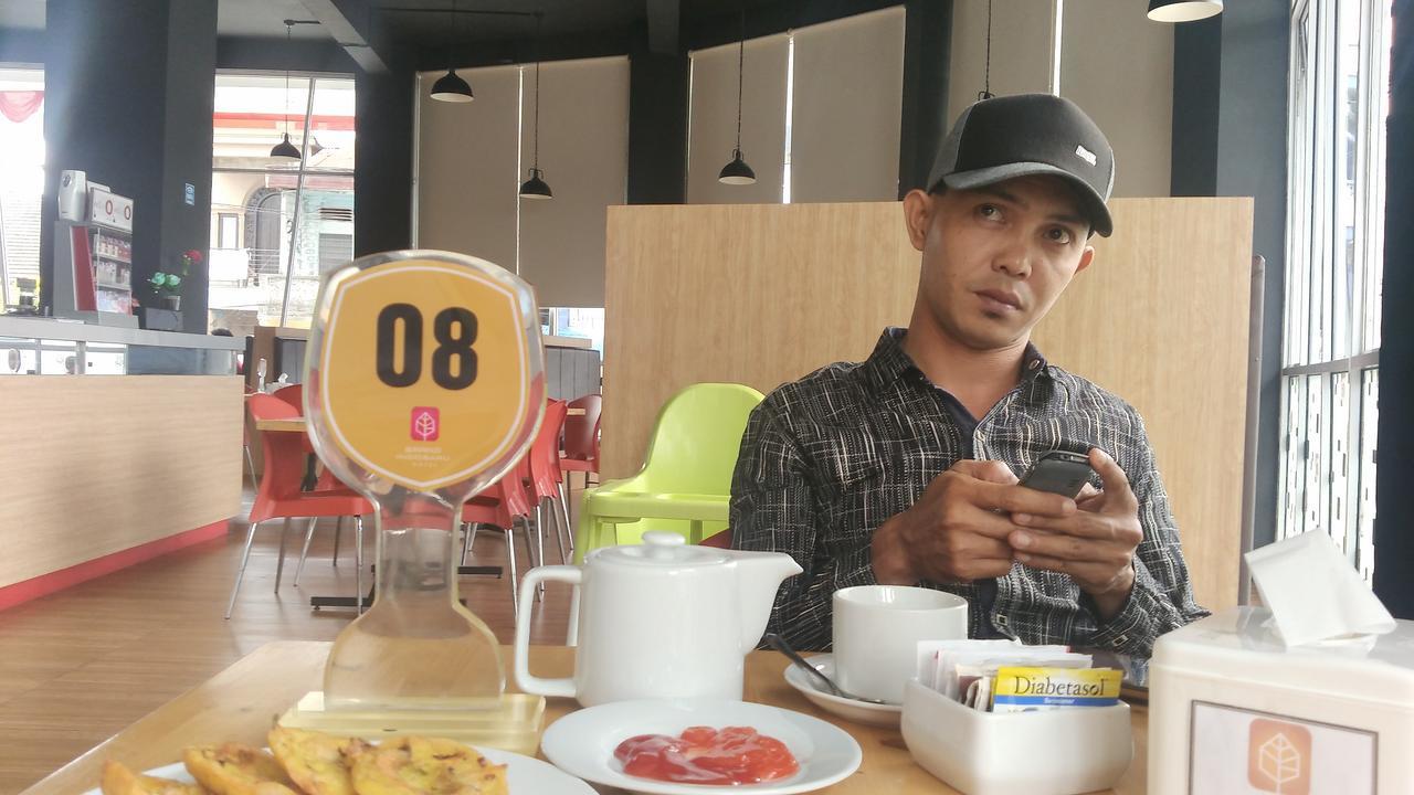 Grand Indobaru Hotel Selatpanjang Exteriör bild